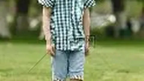 巴塞罗那对决马德里竞技：亚马尔对决阿尔瓦雷斯，拉菲尼亚与格列兹曼领衔登场。