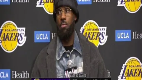 “激战防守！东契奇砍15分 罚球全中 湖人半场战平火箭48-48！