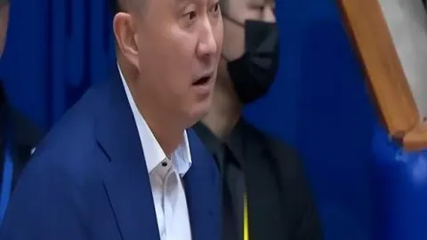 【巅峰对决】十日连战八场全胜，皇牌战队火力全开，热度飙升！